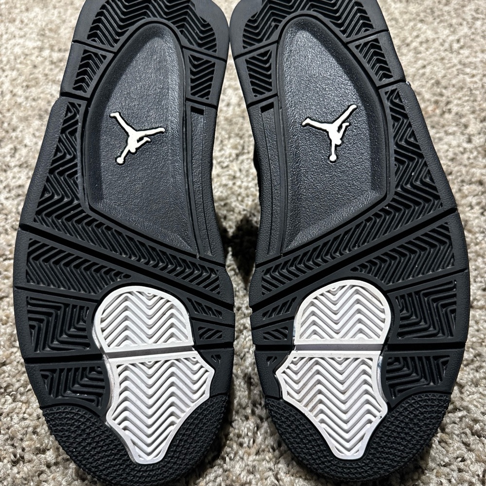 Jordan 4 White Thunder - Picture 6 of 9